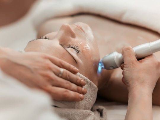 soin esthétique contre l'acné soin contre les tâches soin anti rides soin liftant soin hydrafacial au pontet proche avignon centre d'esthétique vers carpentras